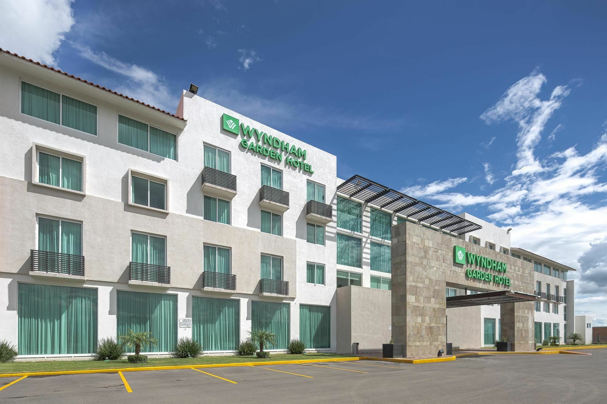 Wyndham Garden Silao Bajio Aeropuerto Hotel Exterior photo