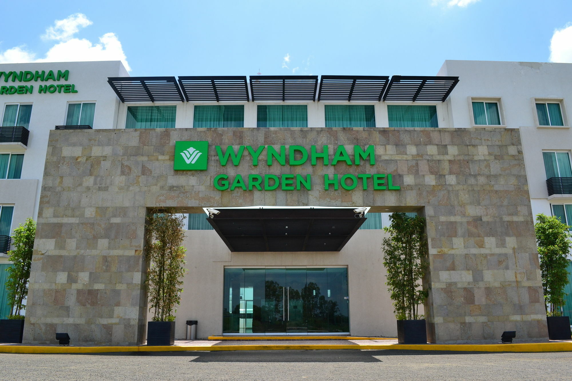 Wyndham Garden Silao Bajio Aeropuerto Hotel Exterior photo