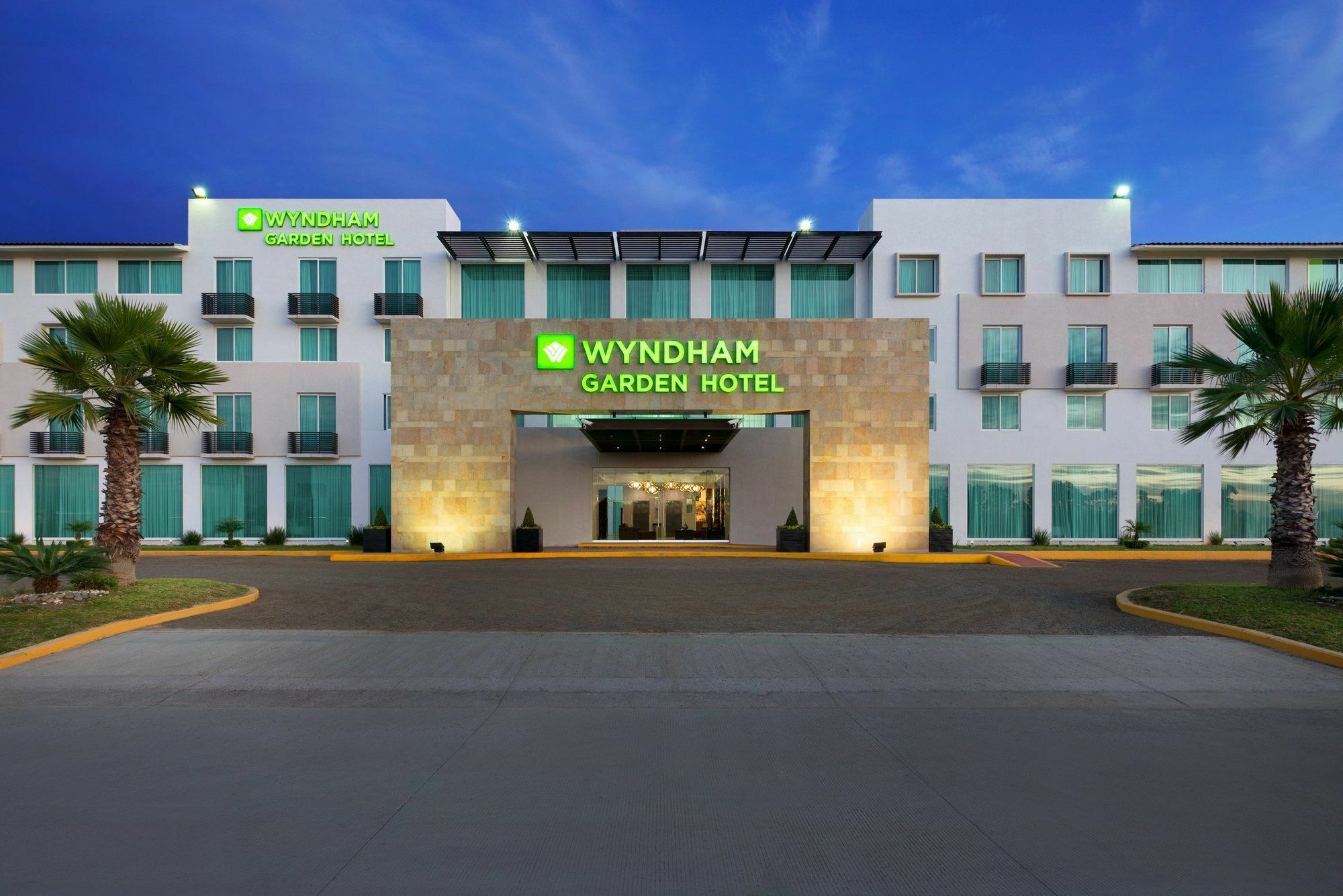 Wyndham Garden Silao Bajio Aeropuerto Hotel Exterior photo