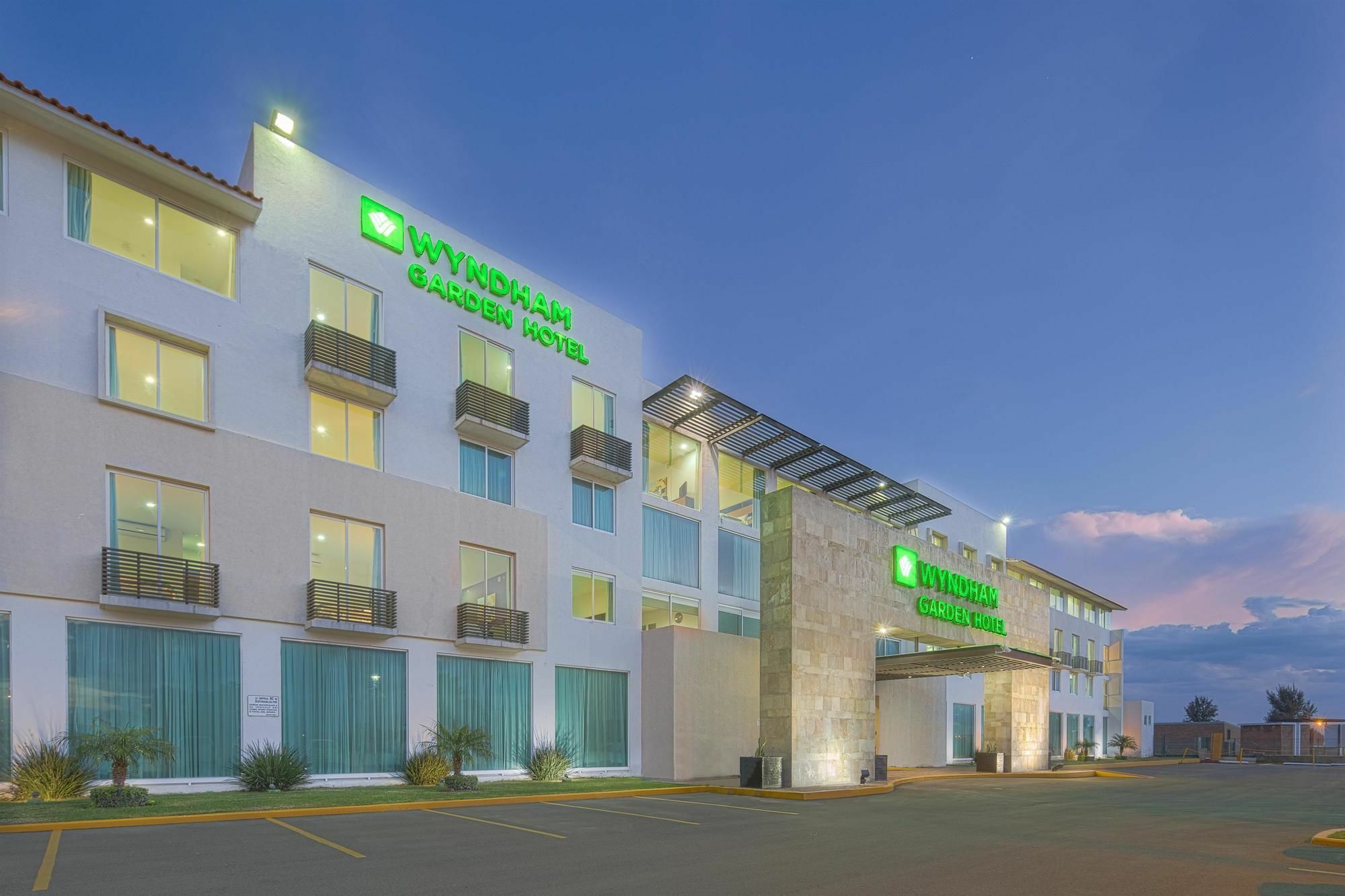 Wyndham Garden Silao Bajio Aeropuerto Hotel Exterior photo